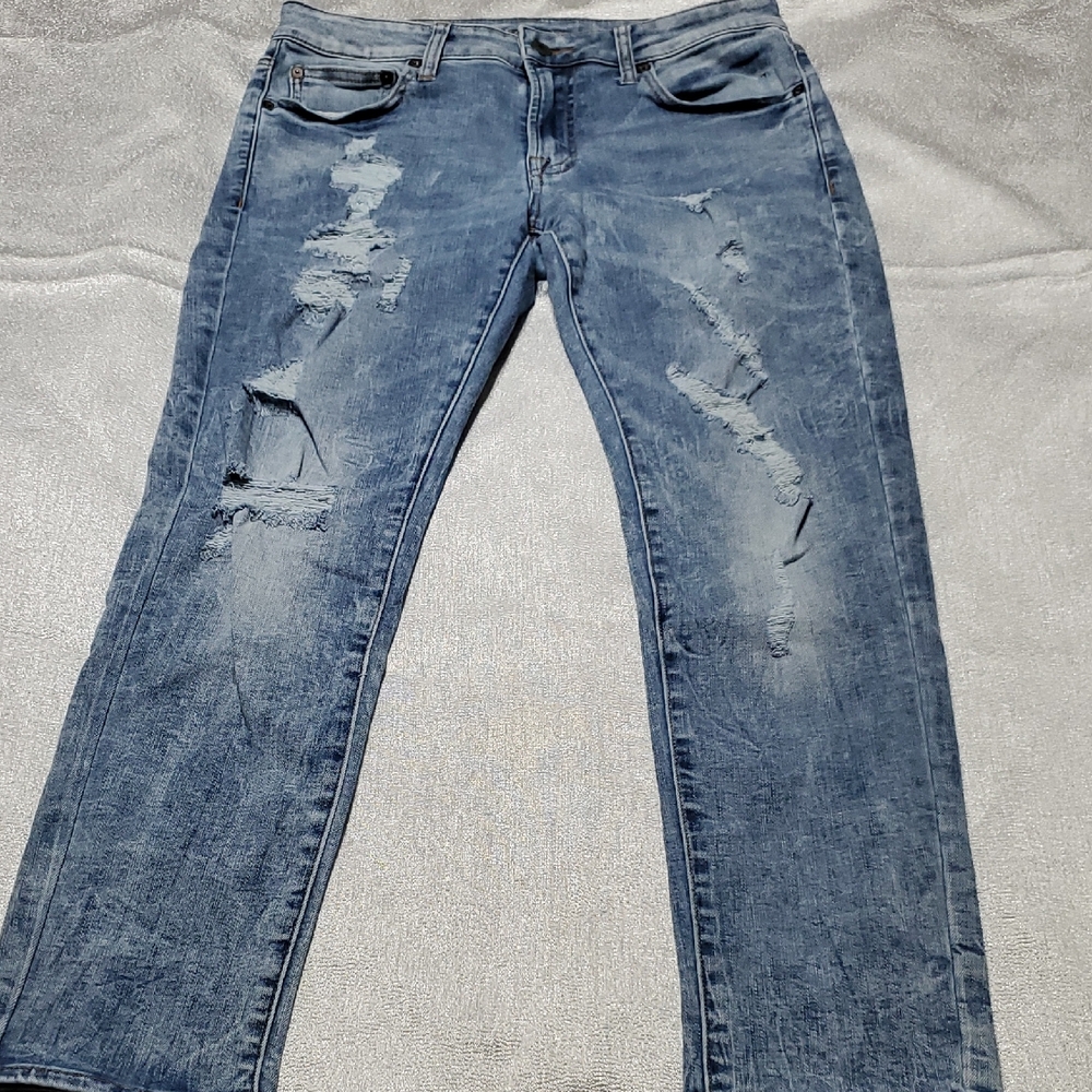 American Eagle Outfitters Next Level Flex Size 33x29  Distressed Blue Jeans